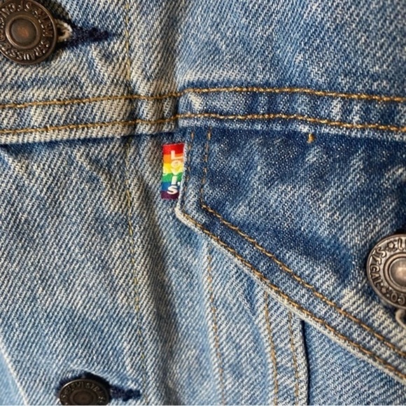 Nwt Levi’s Pride Embroidered Denim Jacket - Picture 4 of 8